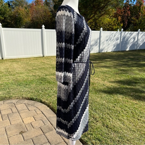 Navy Blue/Gray/White Striped Midi Dress with Unlined Bell Sleeves NWT Sz 10 - Picture 5 of 17